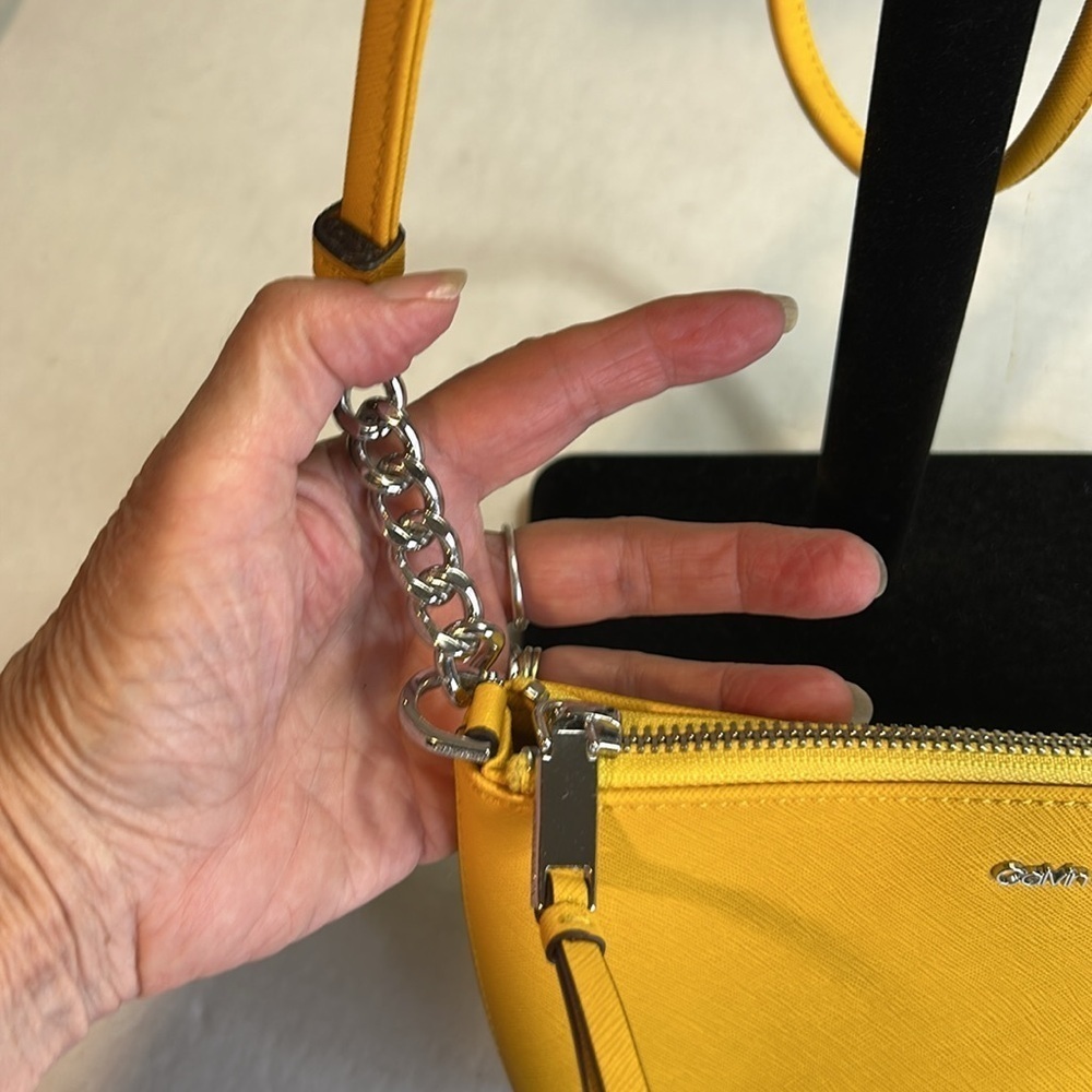 CALVIN KLEIN CROSSBODY BAG MINI IN SUNNY YELLOW SZ S - Picture 3 of 14